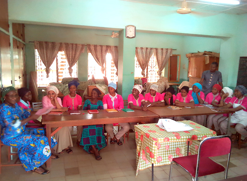 Alfabetización de mujeres y formación profesional en Niamey, Níger.